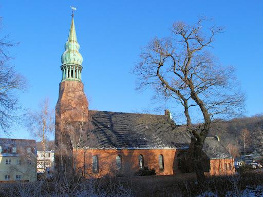Churches in Halsnæs